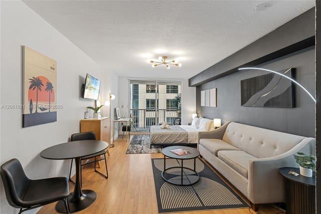 1200 Brickell Bay Drive 1816, Miami, FL 33131