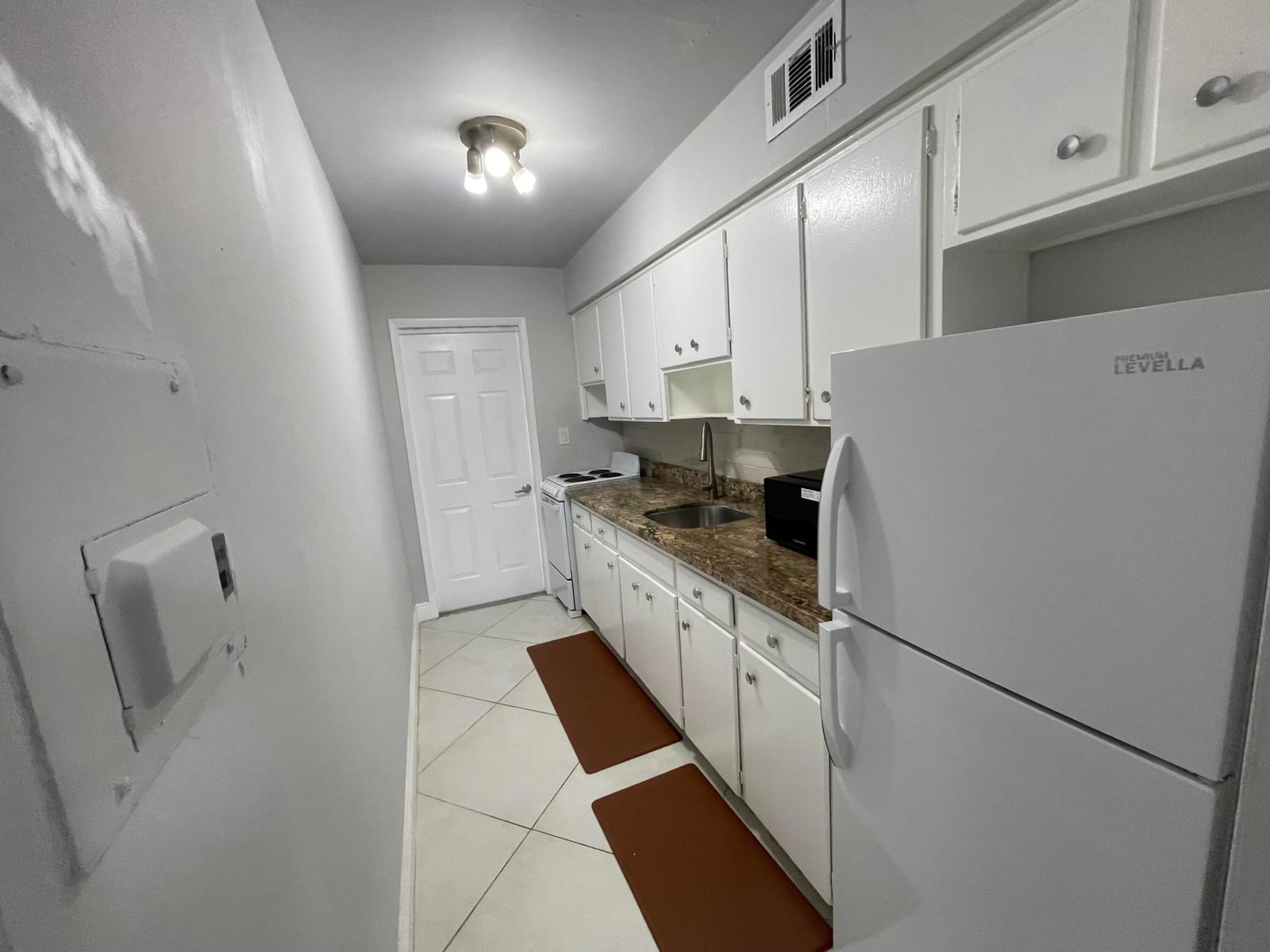 1708 NE 20TH Avenue 3 — photo 3