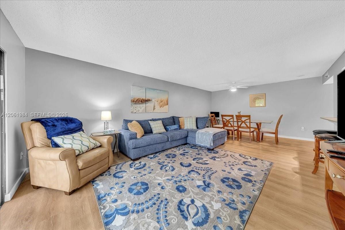 2240 N Cypress Bend Drive 204 — photo 2