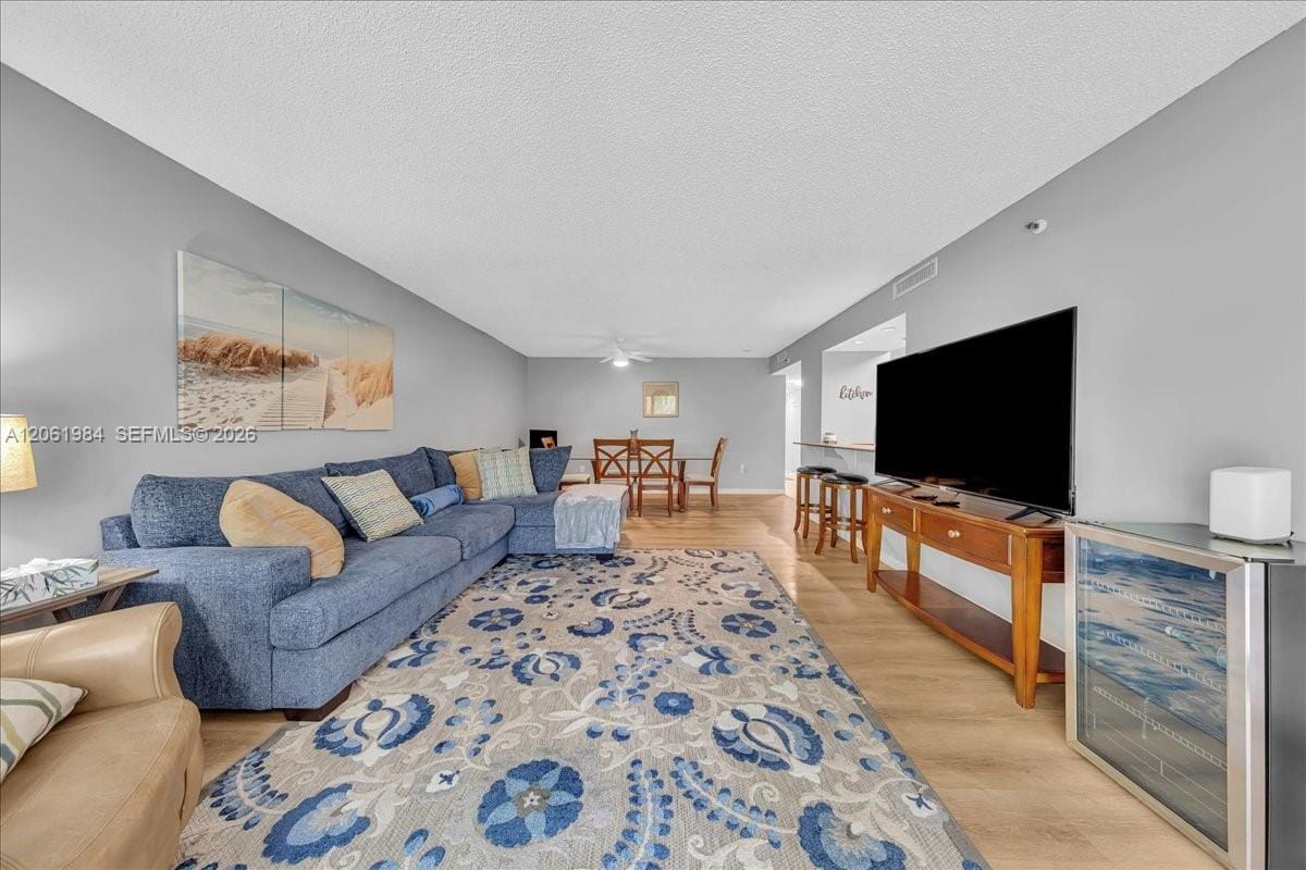 2240 N Cypress Bend Drive 204 — photo 3