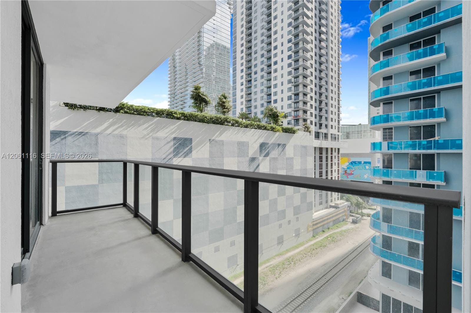 11 NE 6th Street 809, Miami, FL 33132 photo 6