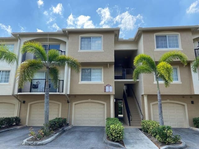 1100 S CRESTWOOD Court S 1117, Royal Palm Beach, FL 33411