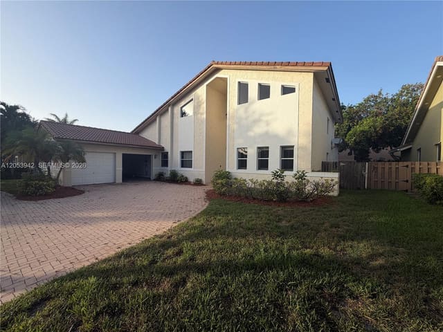 4433 NW 67th Avenue, sold in Turtle Run, Coral Springs, FL