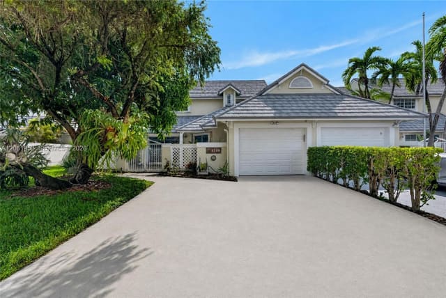 4749 NW 98th Place, sold in Doral Woods, Doral, FL
