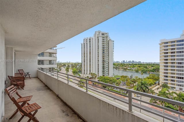 5555 Collins Avenue 10V, Miami Beach, FL 33140