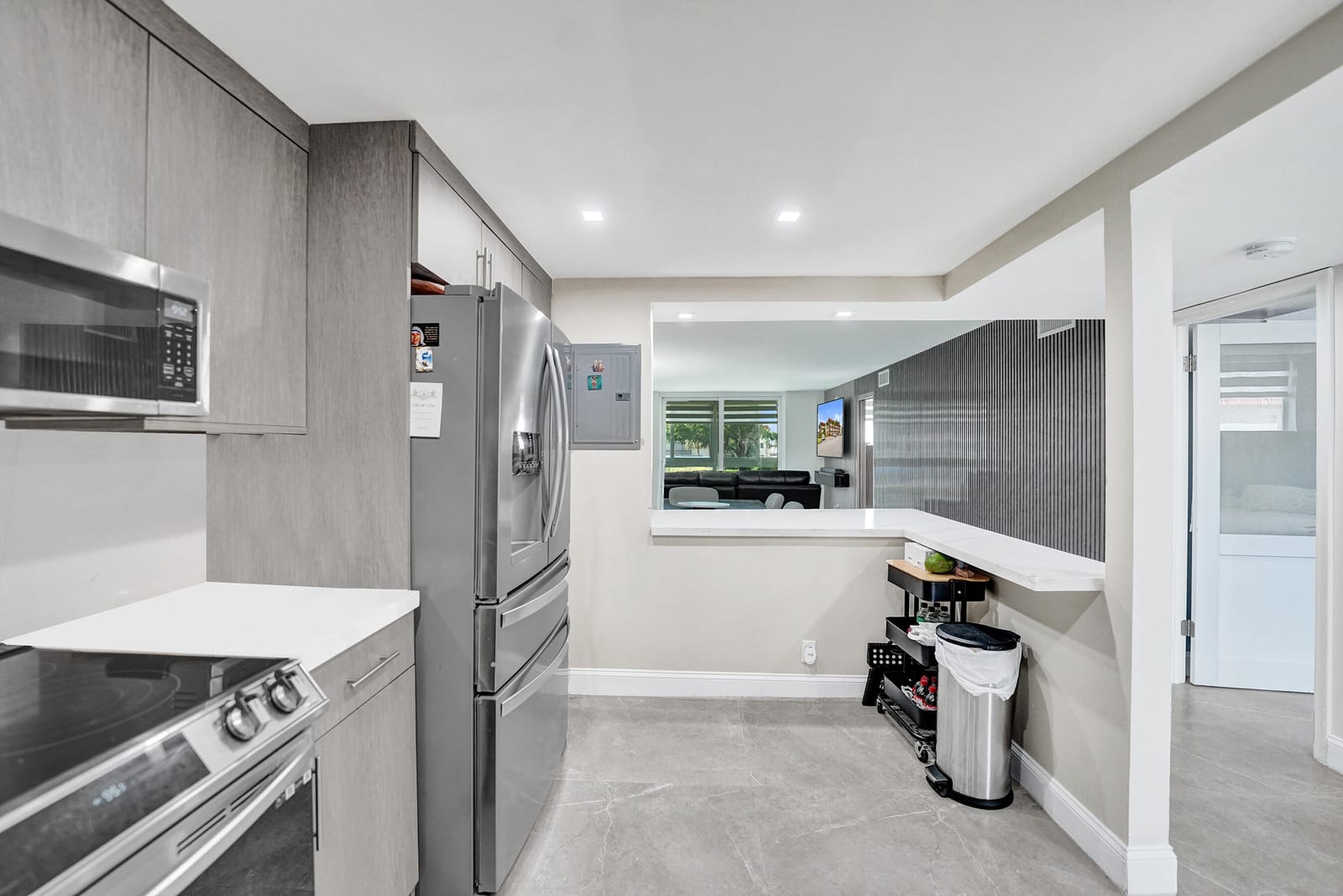 9410 N Hollybrook Lake Drive 201 — photo 12