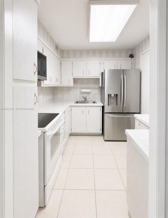 2841 NE 163rd Street 606, North Miami Beach, FL 33160