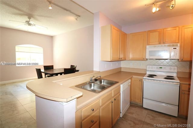 6001 SW 70th Street 117, South Miami, FL 33143