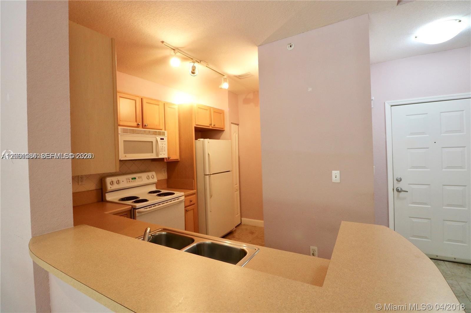 6001 SW 70th Street 117 — photo 2