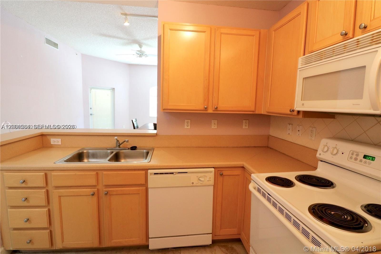 6001 SW 70th Street 117 — photo 3