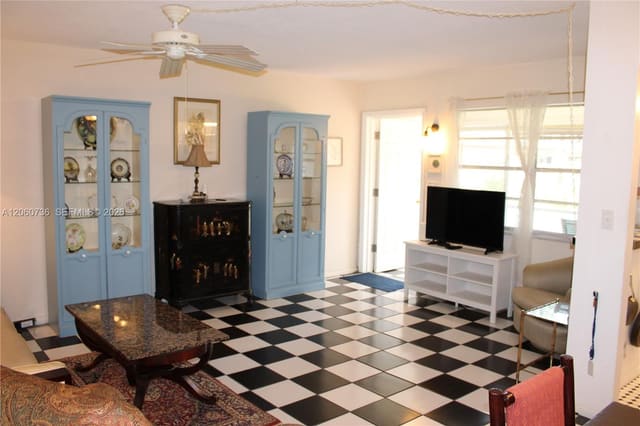 5300 Washington Street H134, sold in Beverly Hills Condo Numbe, Hollywood, FL