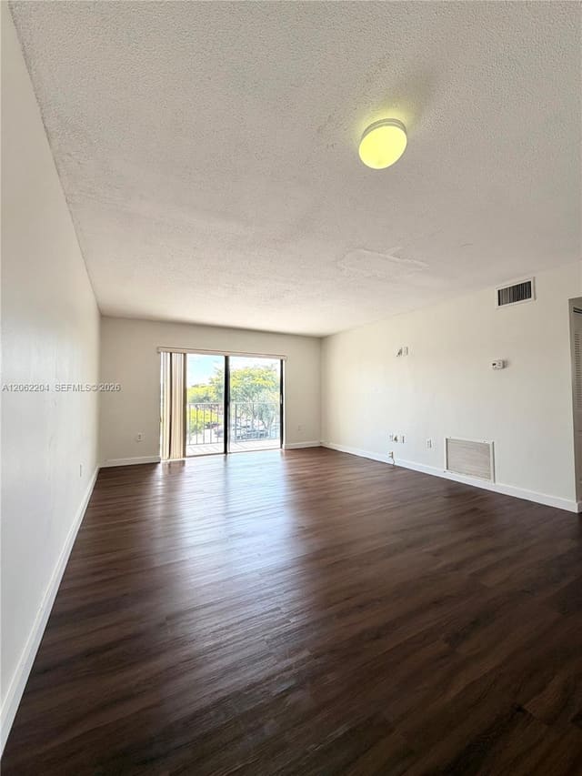 10431 N Kendall Drive D314, Miami, FL 33176