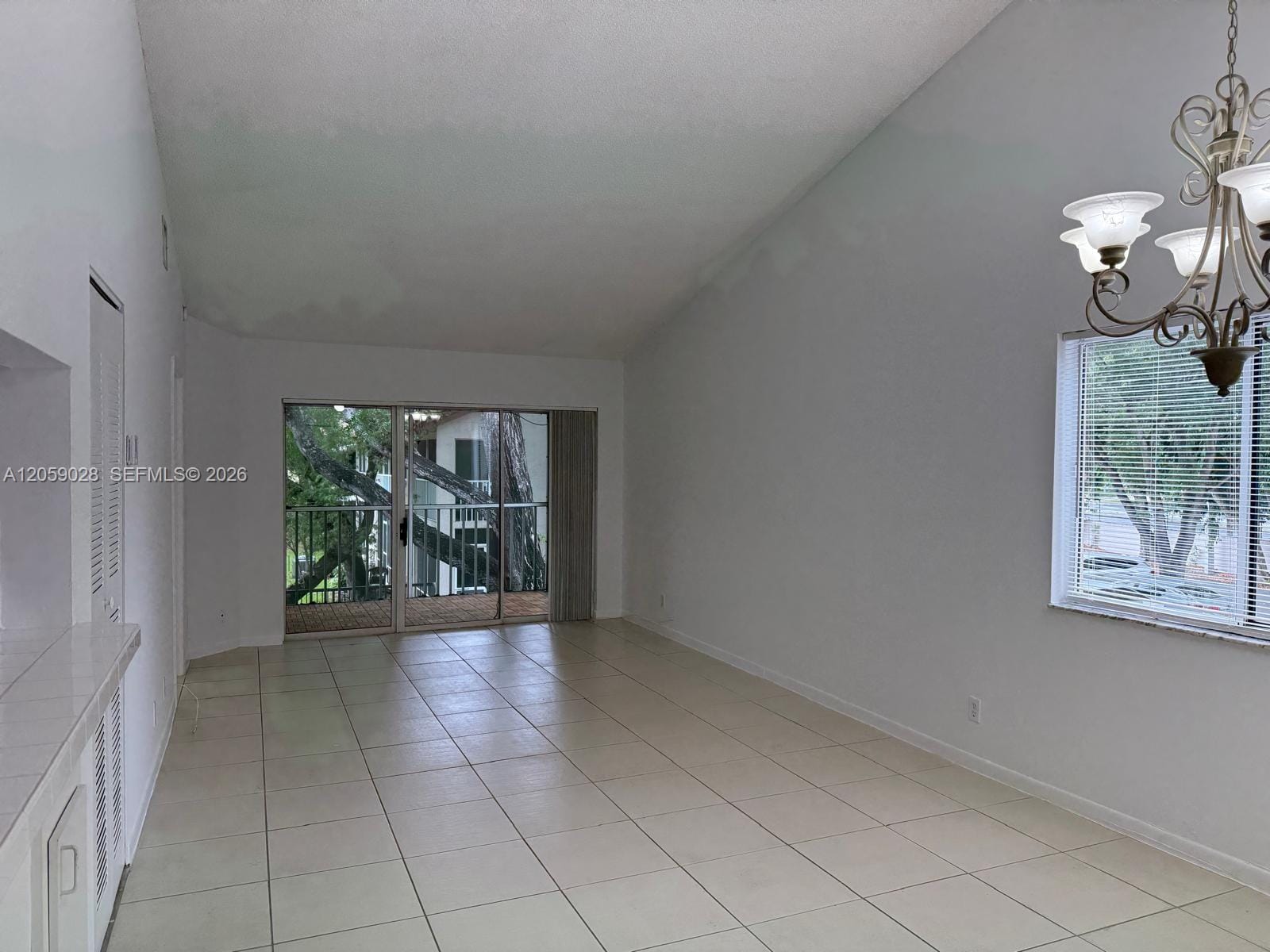9103 SW 138th Place 9103 — photo 4