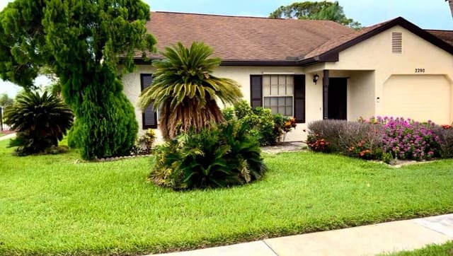 2290 SE Breckenridge Circle, Port St. Lucie, FL 34952