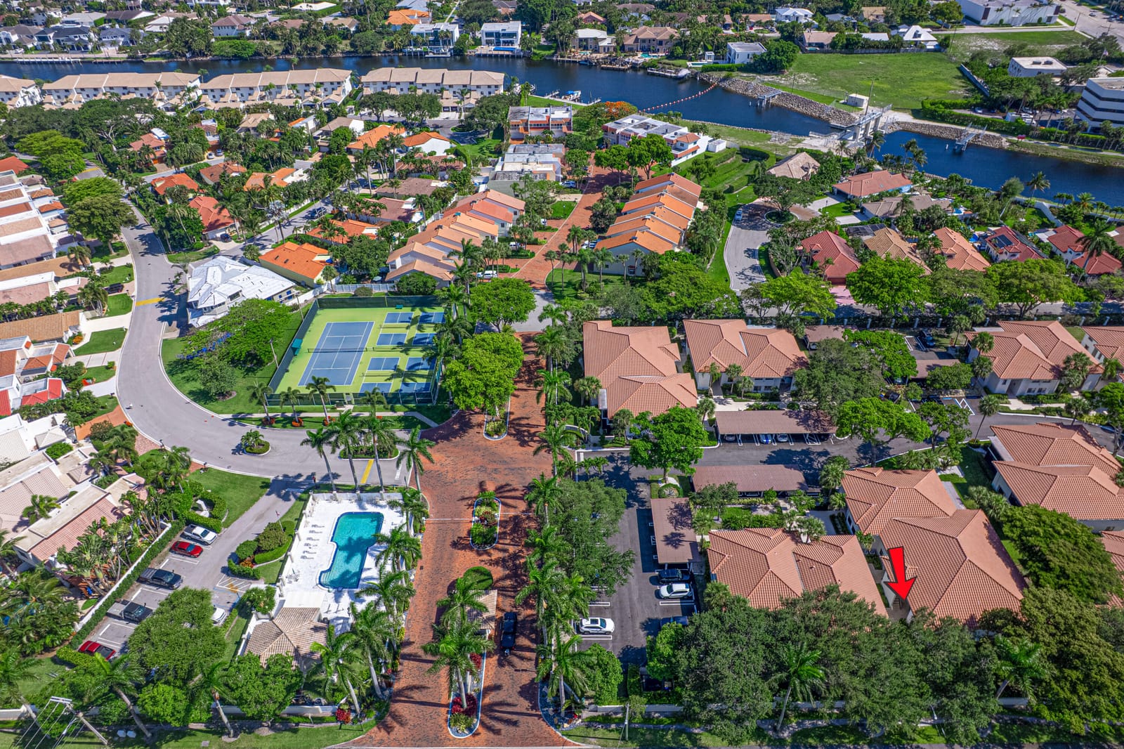 85 PELICAN POINTE Drive 203 — photo 4
