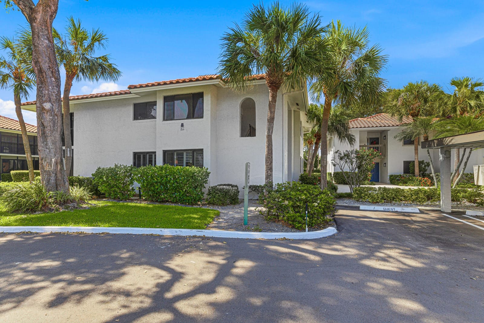 85 PELICAN POINTE Drive 203 — photo 8