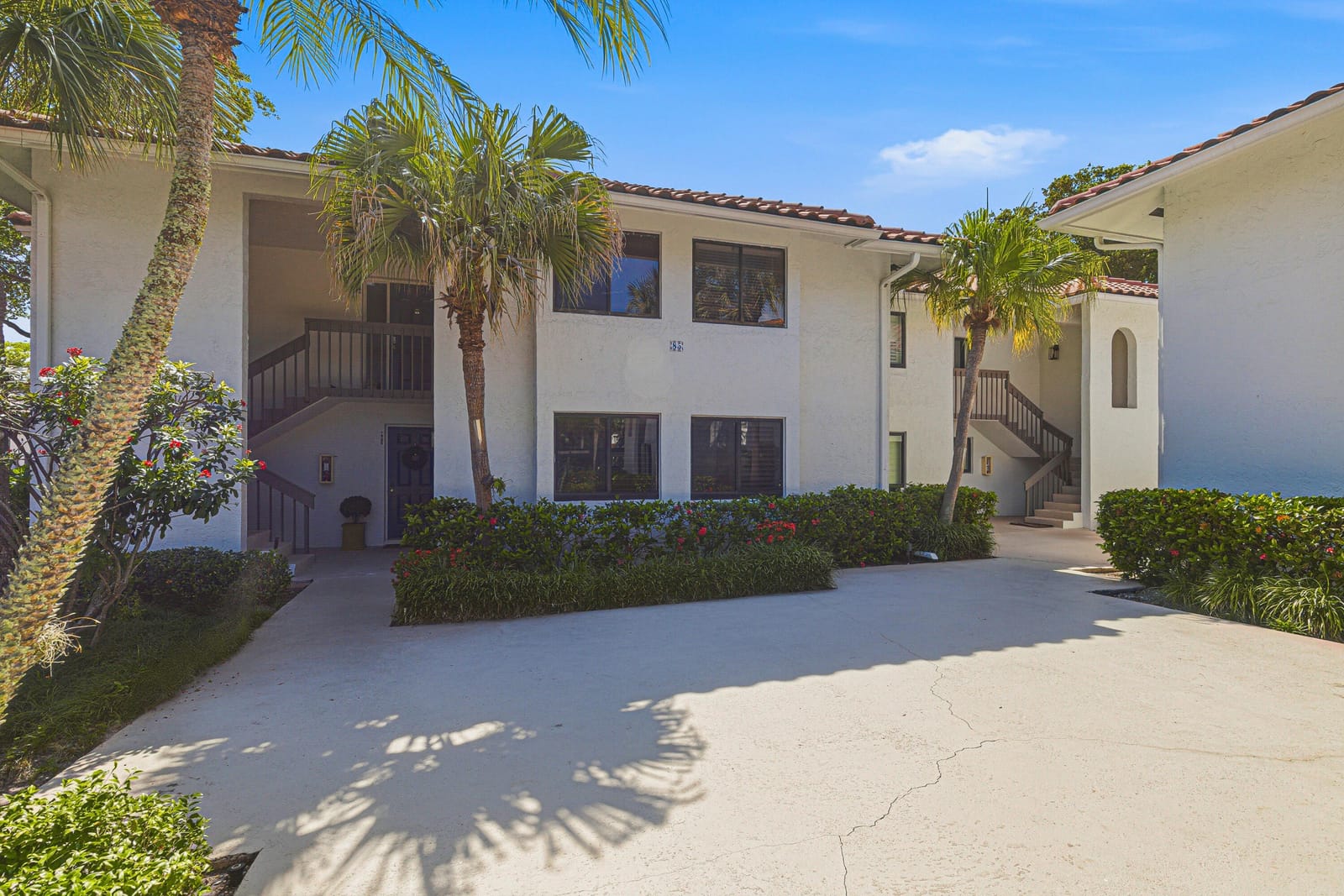 85 PELICAN POINTE Drive 203 — photo 9