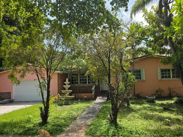 881 Albatross Street, Miami Springs, FL 33166