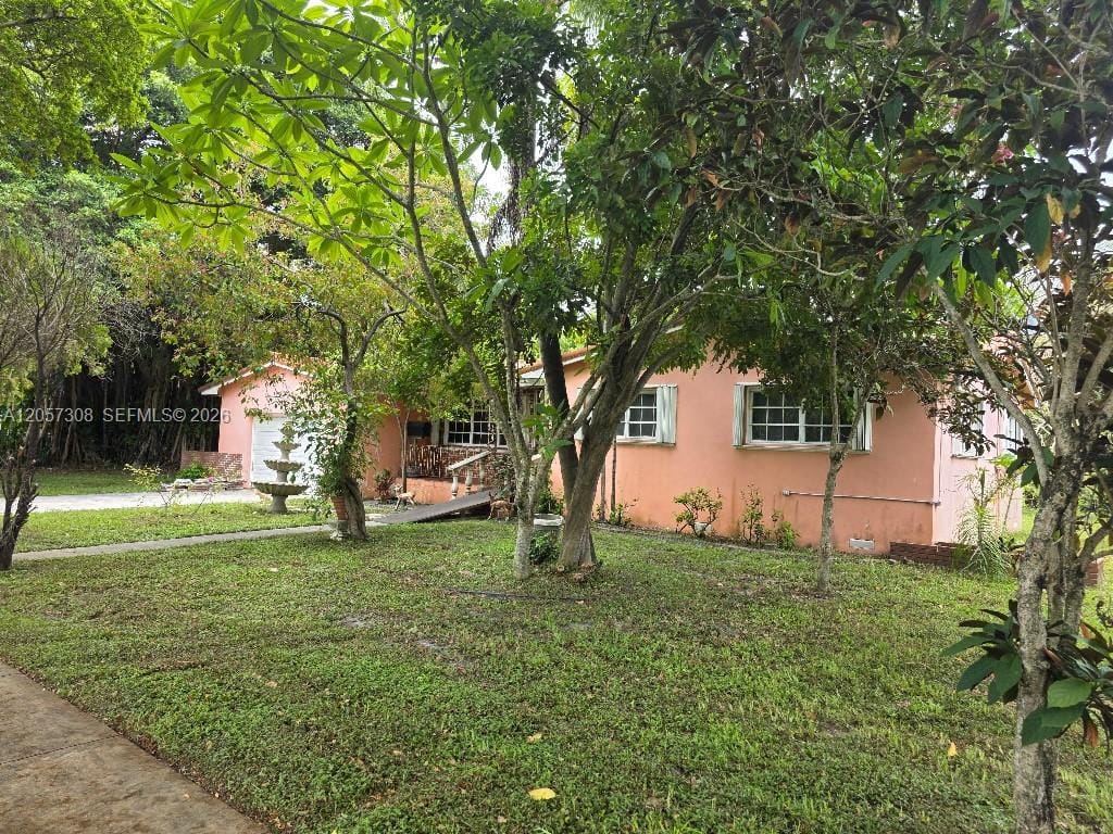 881 Albatross Street — photo 9