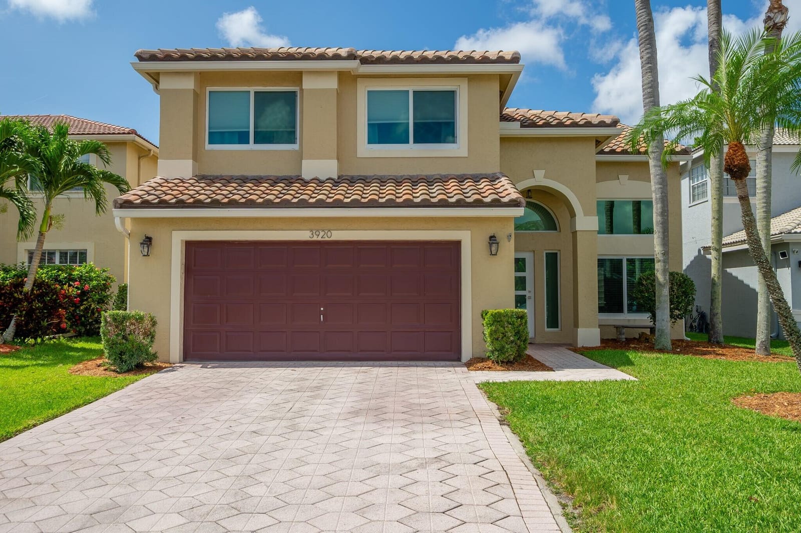Pending home at 3920 Newport Avenue, Boynton Beach, FL 33436