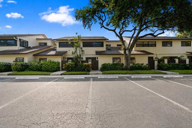 7640 NW 79th Avenue L6, Tamarac, FL 33321