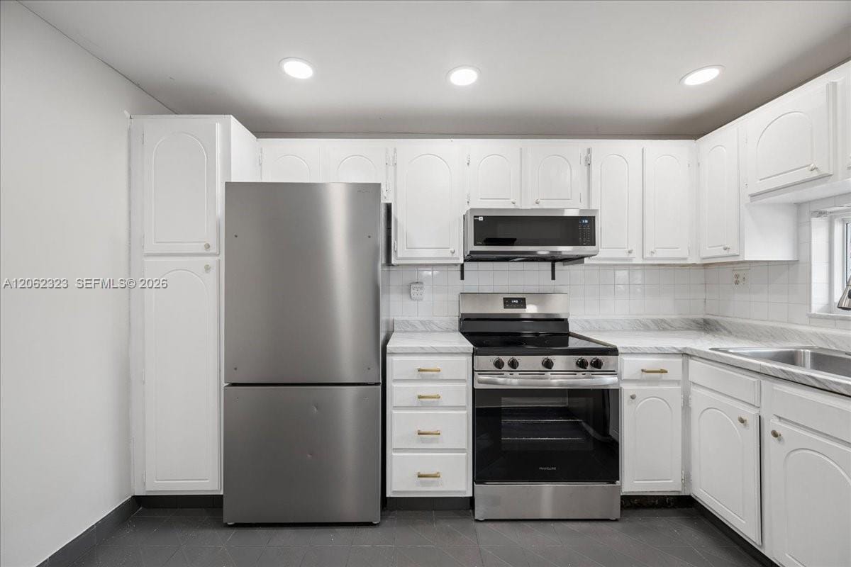 800 S Hollybrook Drive 205 — photo 9