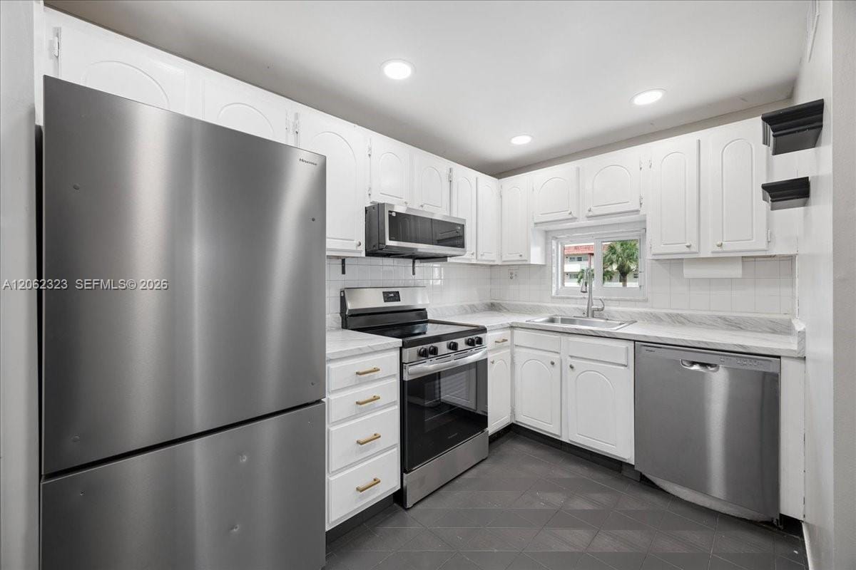 800 S Hollybrook Drive 205 — photo 10