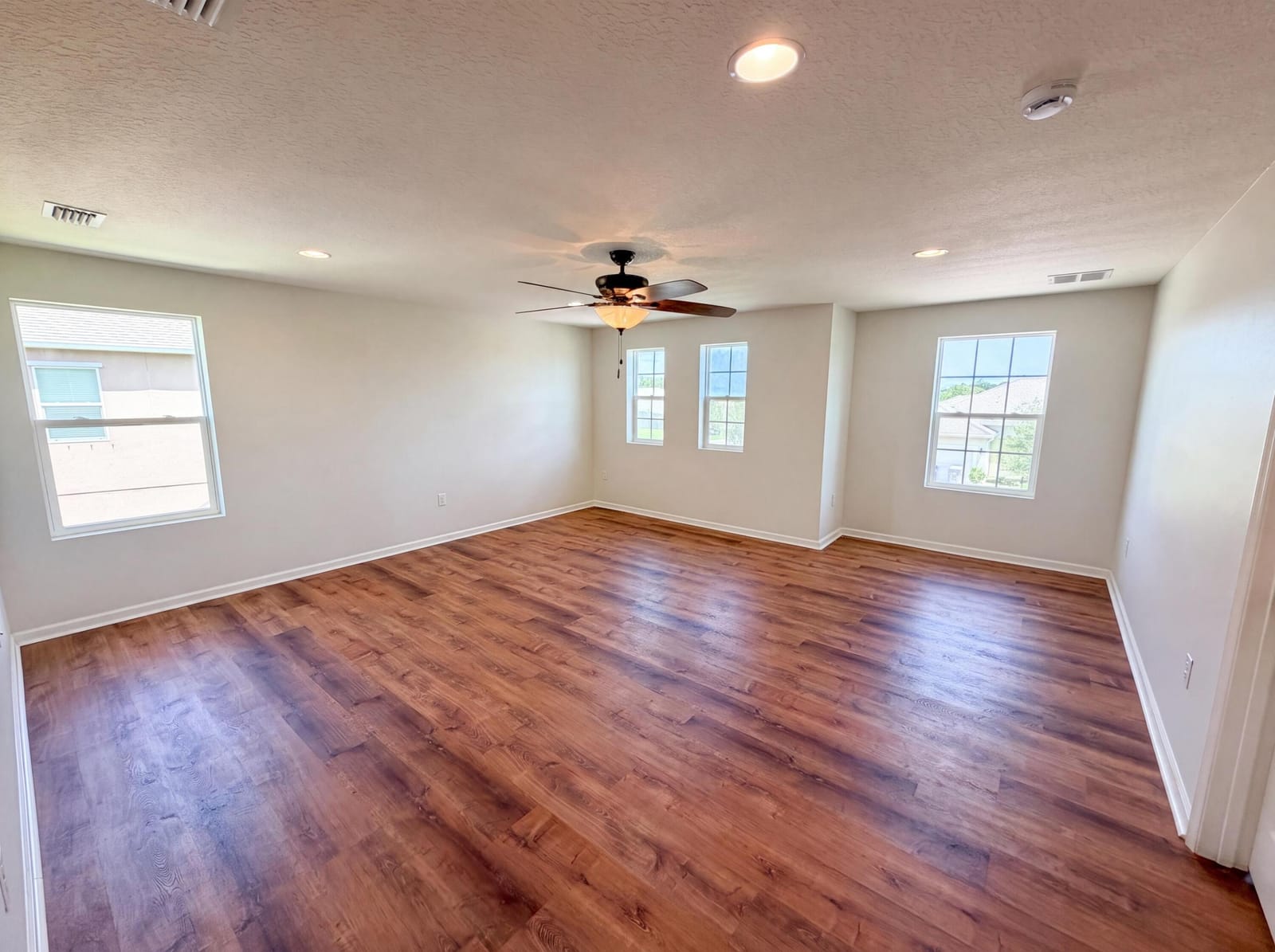 5845 Wyndham Manor — photo 9