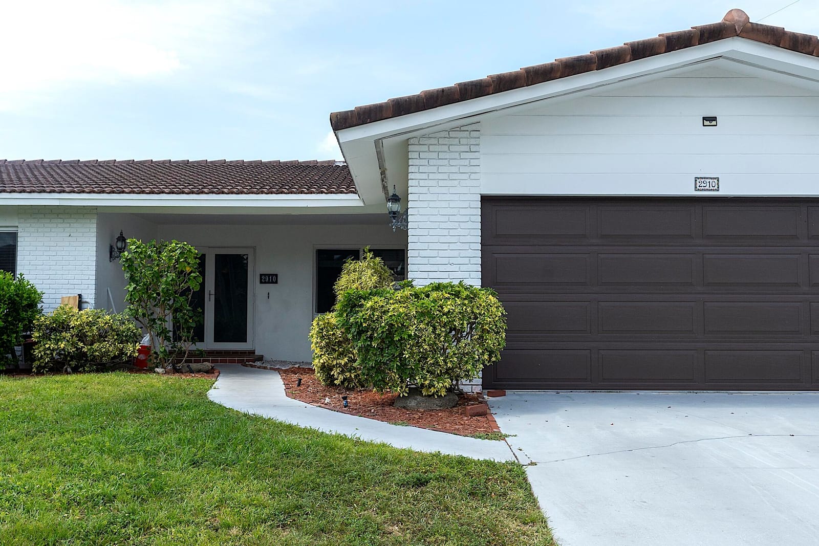 2910 NE 40TH Court — photo 4