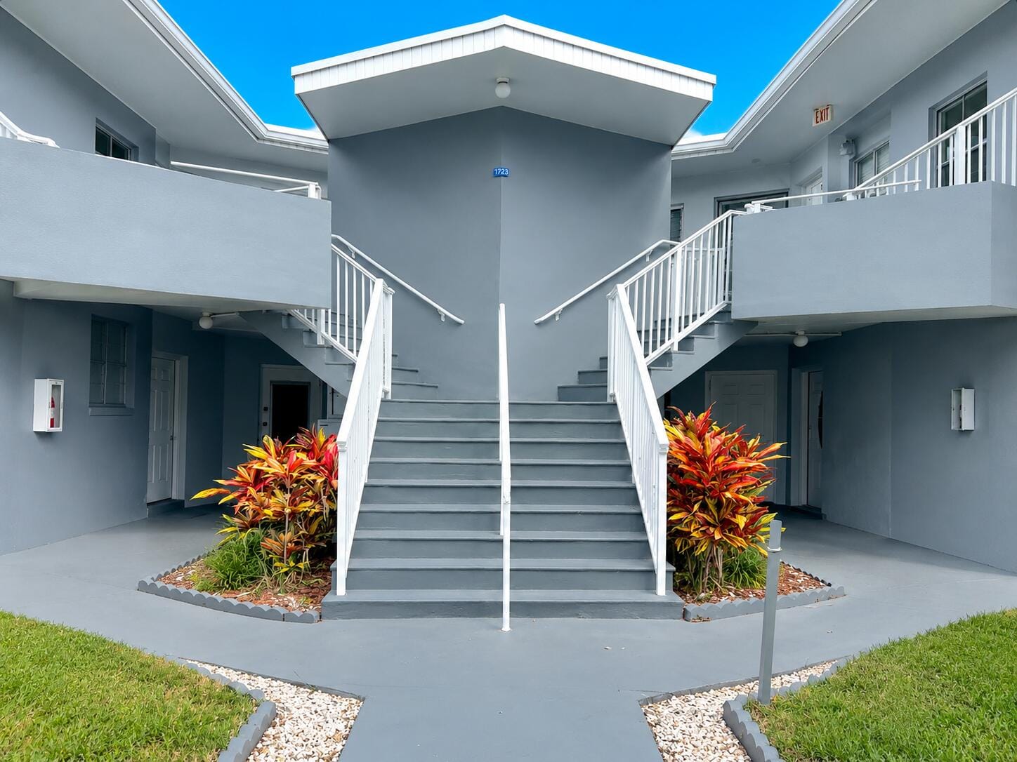 1723 NE MIAMI GARDENS Drive 237 — photo 7