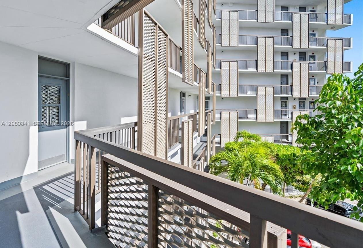 20400 W Country Club Drive 310, Aventura, FL 33180