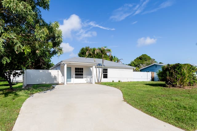 5060 SE EBBTIDE Avenue, Port Salerno, Stuart, FL