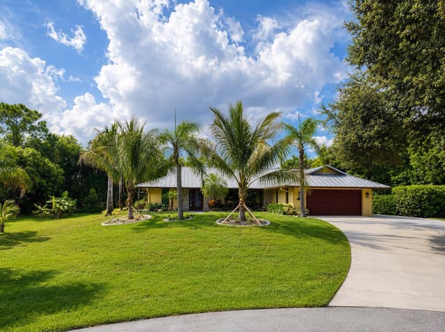 3120 NE HEATHER Court, sold in Pinecrest Lakes, Jensen Beach, FL