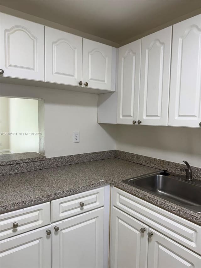 7825 Fairview Drive 204, Tamarac, FL 33321