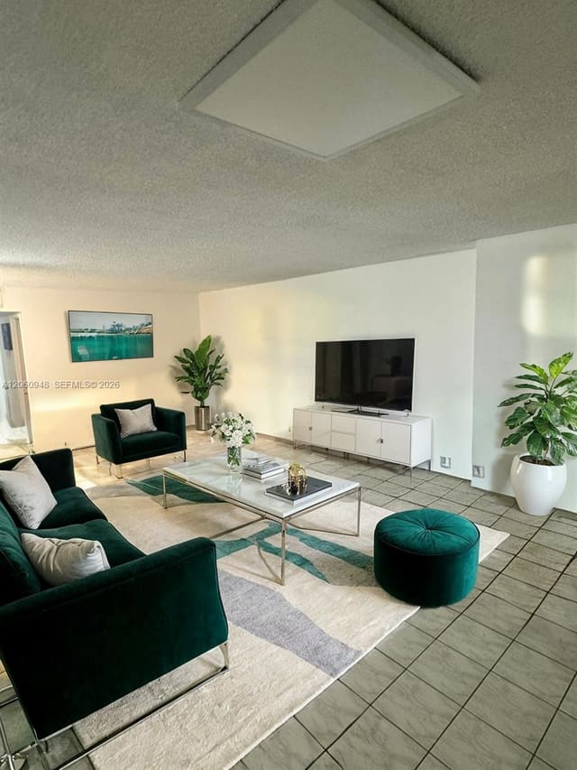 920 NE 199th Street 309-3J, Miami, FL 33179