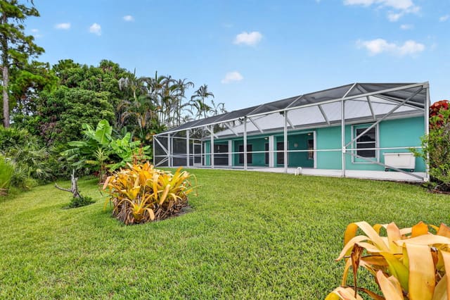 482 NW Sunflower Place, sold in Pineapple Plantation (Aka Pines), Jensen Beach, FL