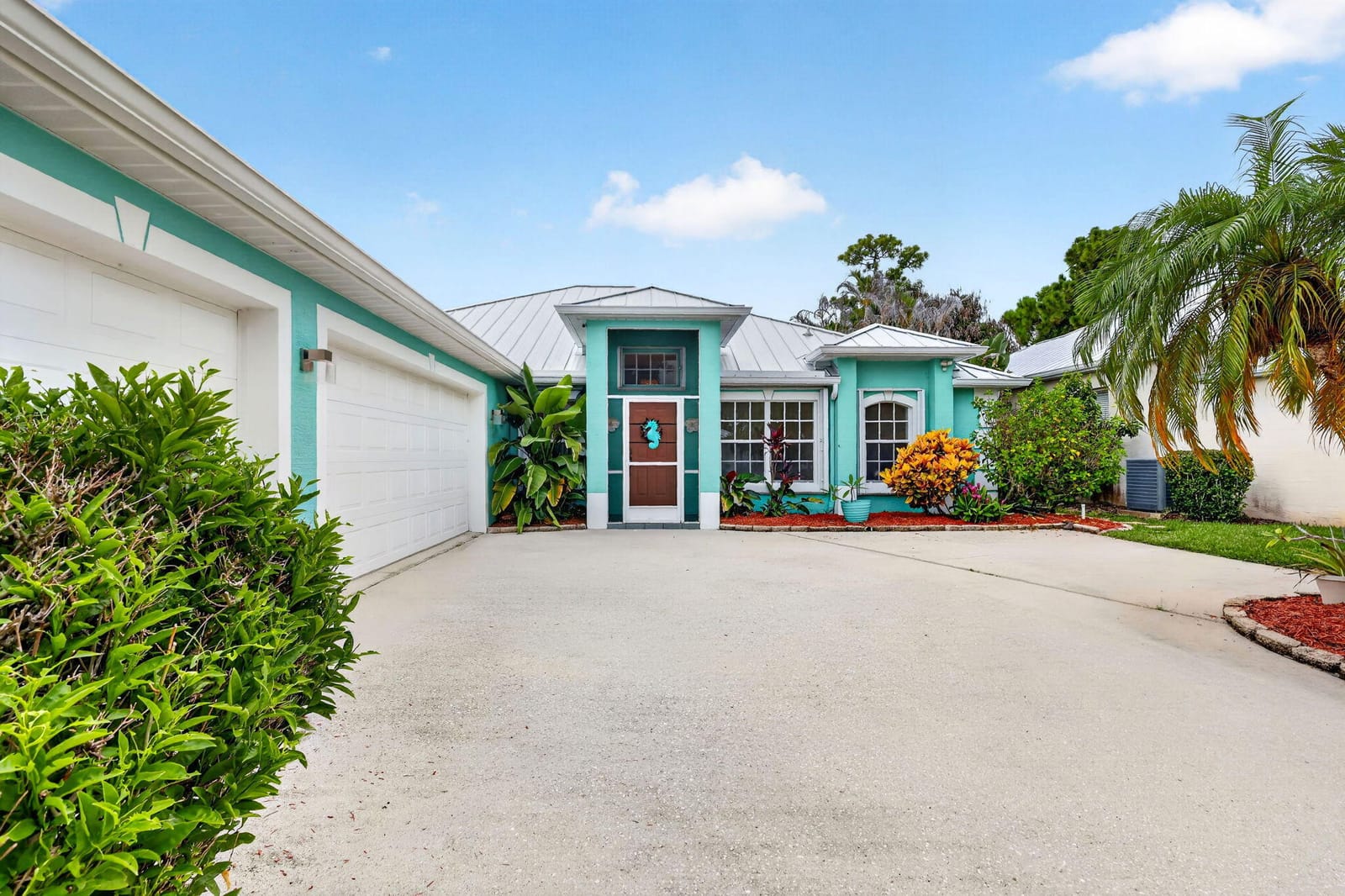 482 NW Sunflower Place, Jensen Beach, FL 34957 photo 2