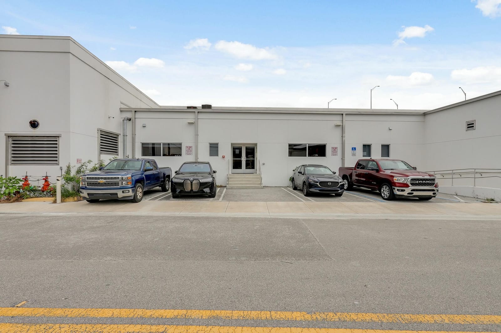 2725 Hillsboro Road, West Palm Beach, FL photo 2