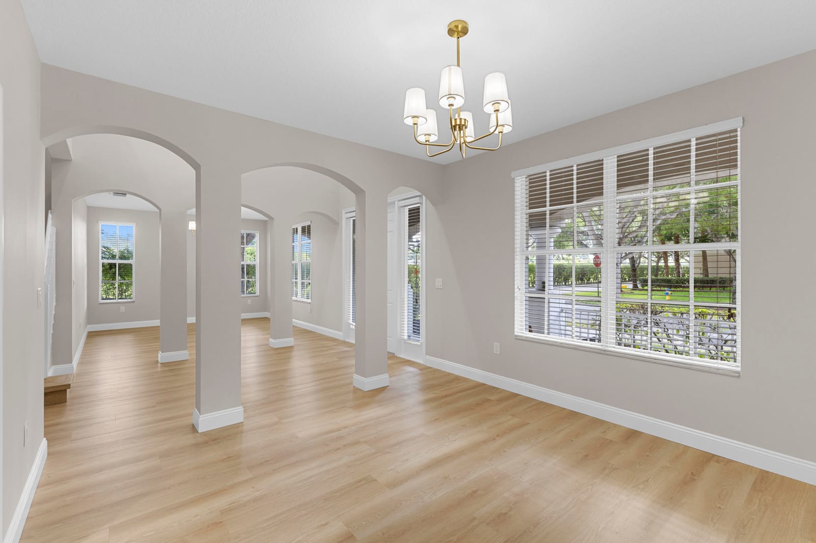 1636 FENTON Drive — photo 8