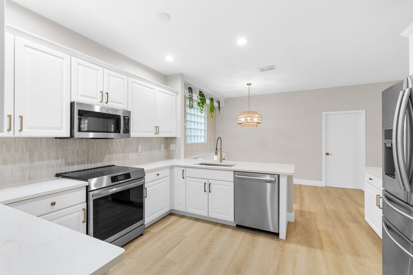 1636 FENTON Drive — photo 9