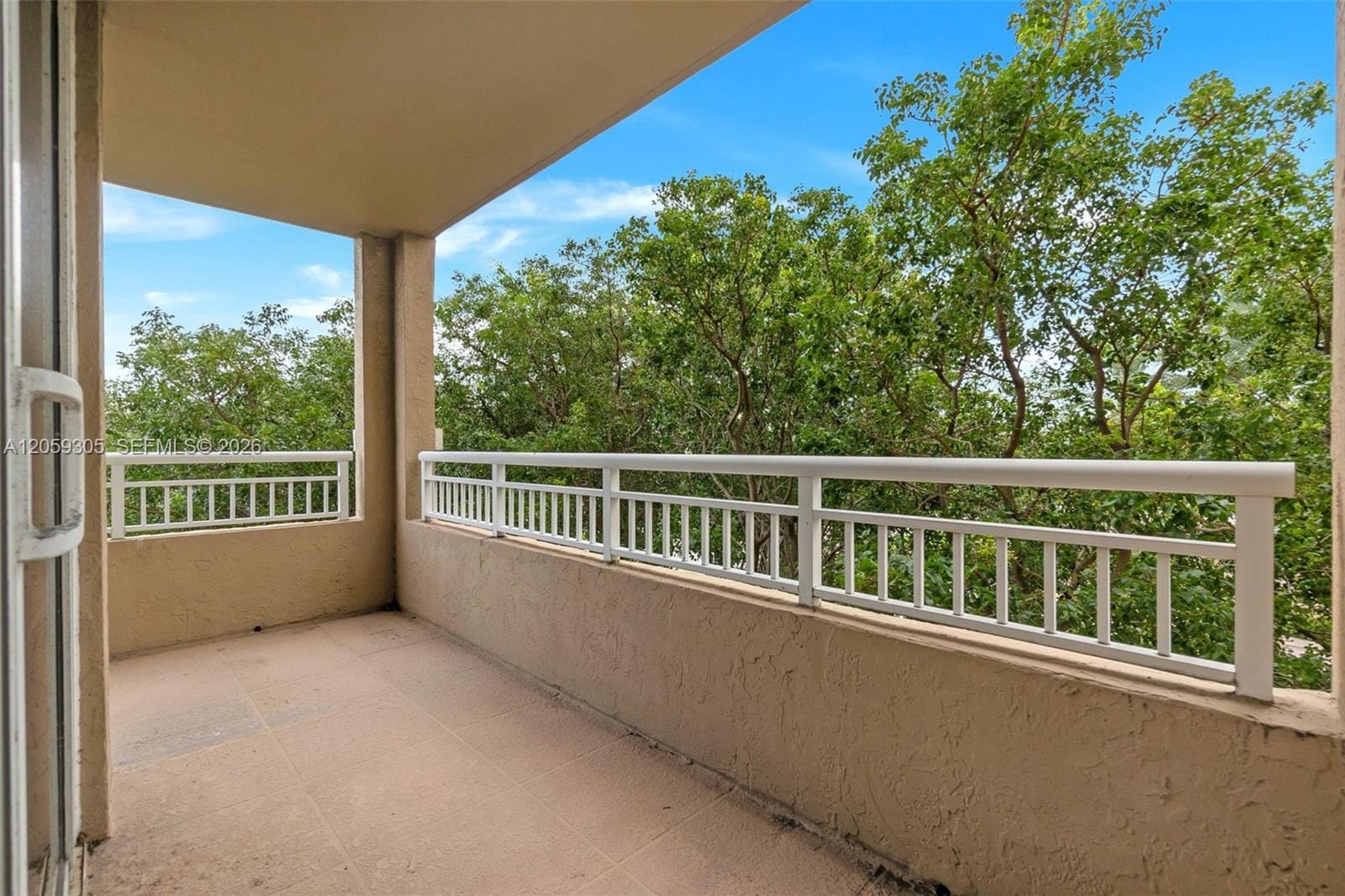 19501 W Country Club Drive 309 — photo 3