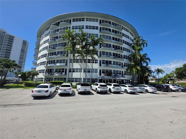 3250 NE 28th Street 212, Le Cercle By The Beach, Fort Lauderdale, FL