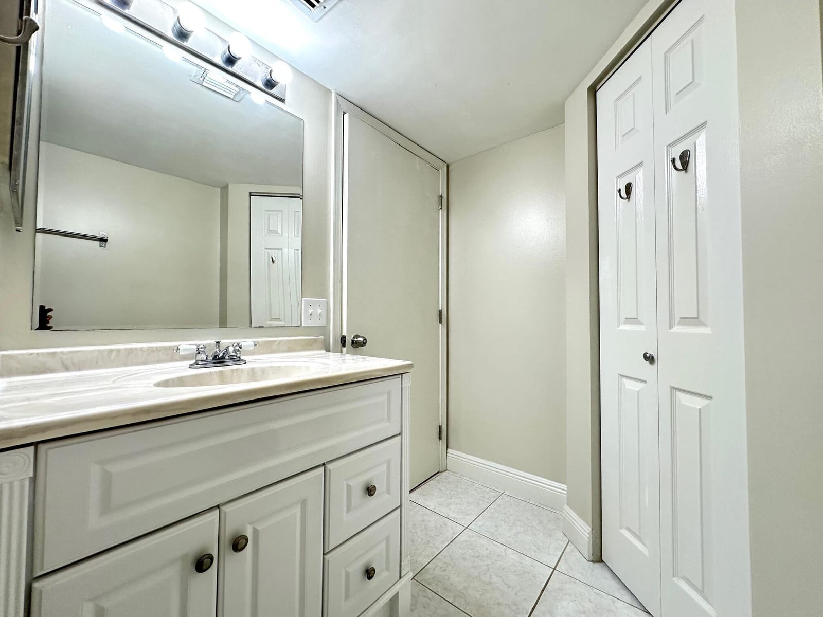5560 NW 61st Street 713 — photo 11