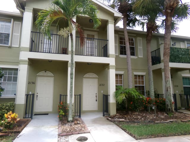 2132 SE Eatonville Drive, FL 34952
