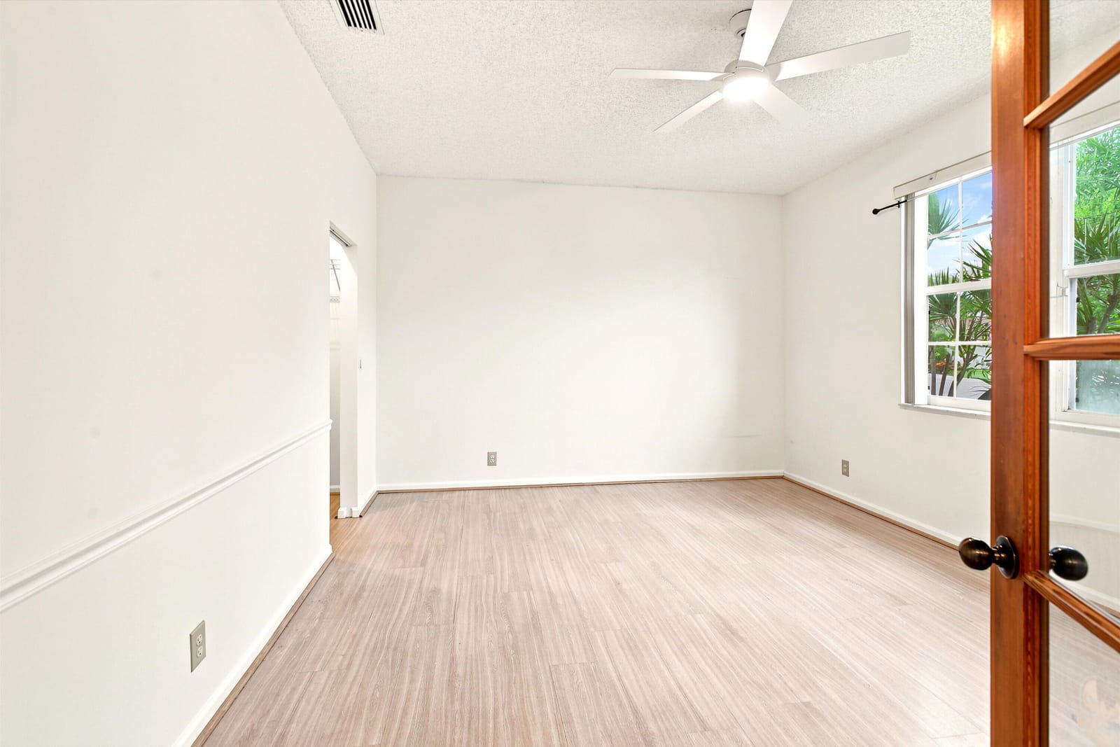 1490 Fairway Circle — photo 2
