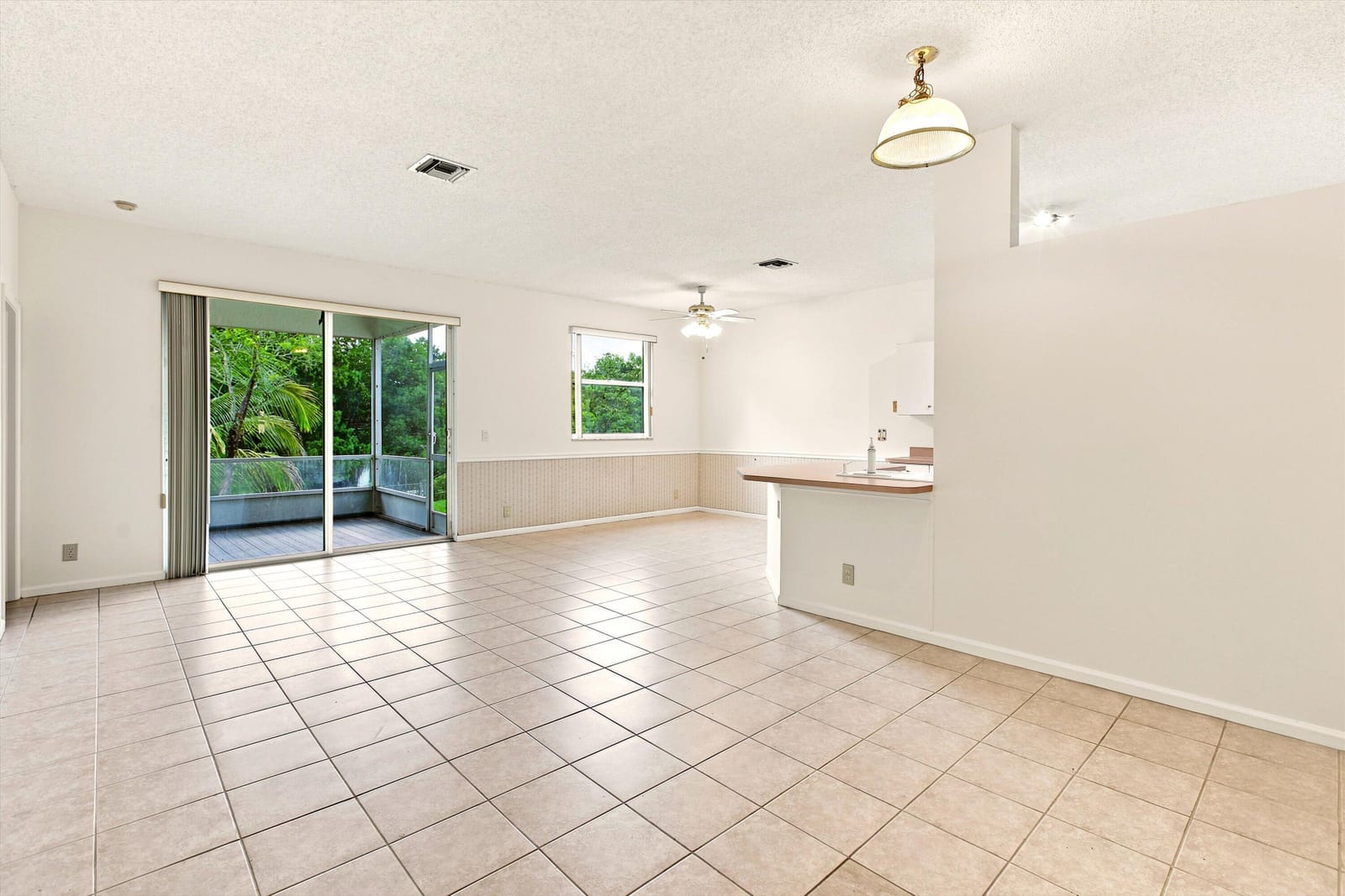 1490 Fairway Circle — photo 4