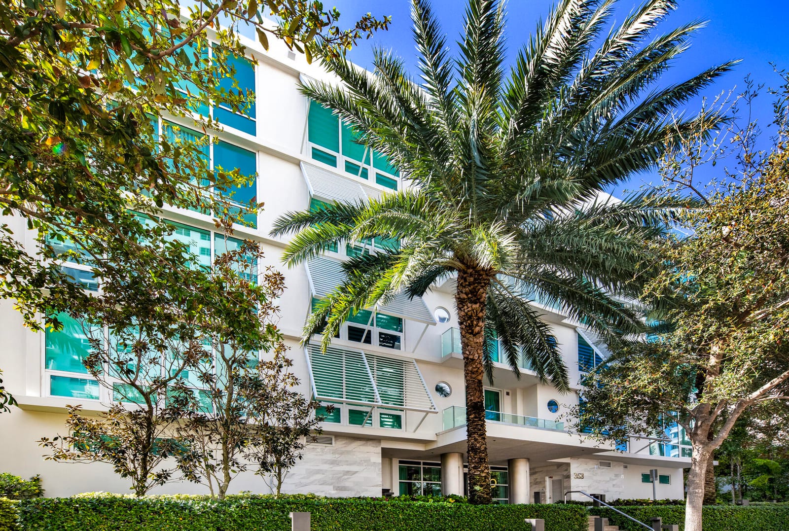 353 SUNSET Drive 202 — photo 3