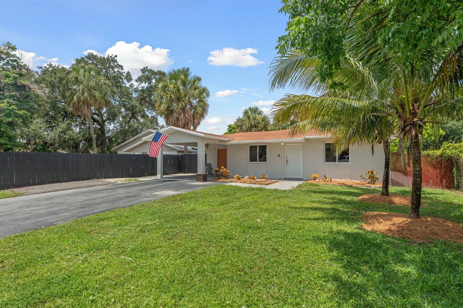 1633 SW 30th Avenue, Fort Lauderdale, FL 33312 photo 1