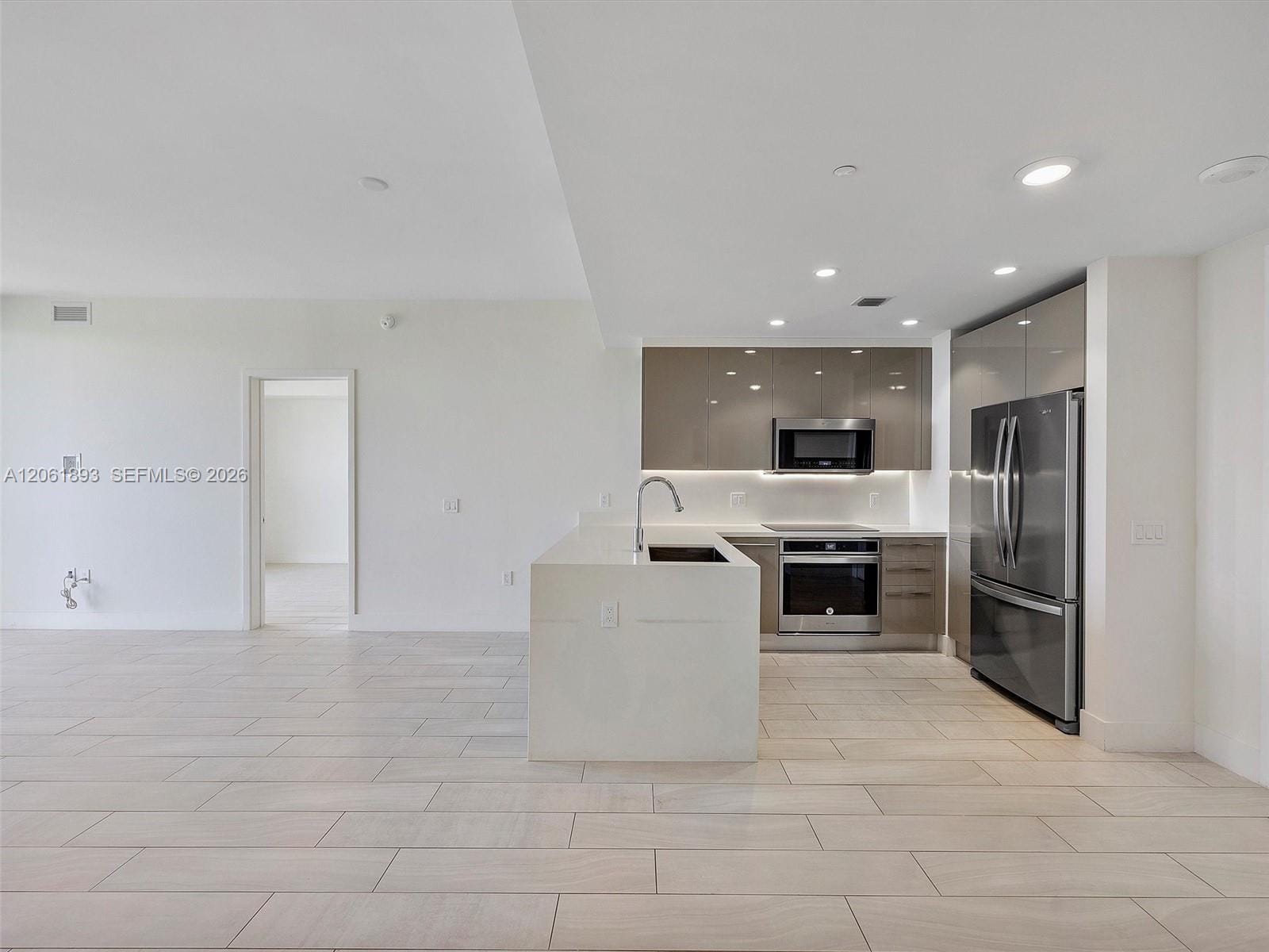 2000 Metropica Way 502, Sunrise, FL 33323 photo 7