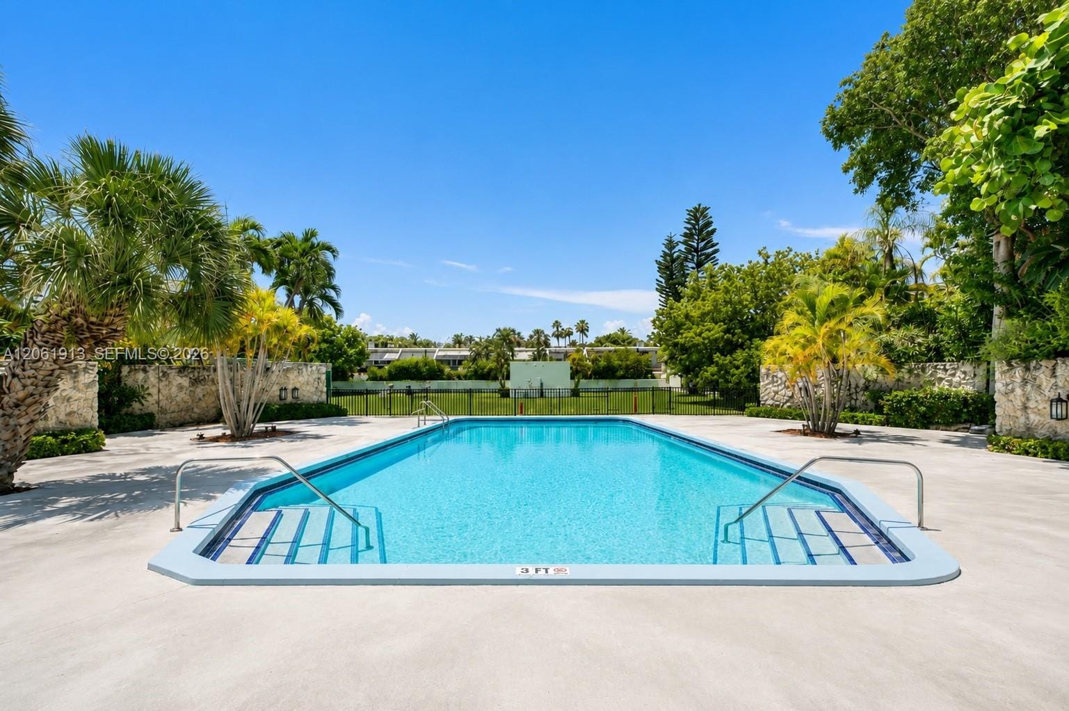 224 Sea View Drive 104 — photo 8